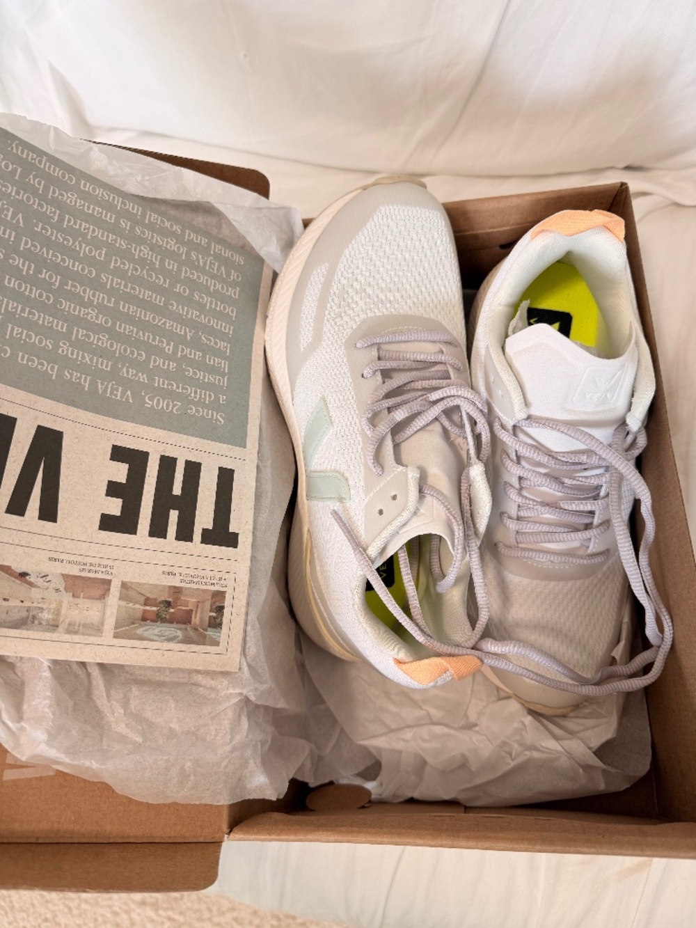 Brand New VEJA Women's Sneakers - US Size 6 - White / Pastel